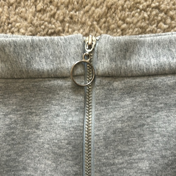 Topshop Skirt
Size 4 - Picture 2 of 4